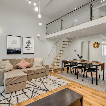 3.5 High Ceilings - Centrally Located